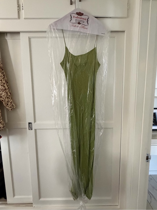 Reformation Dresses & Skirts - Reformation Olive Green Dress